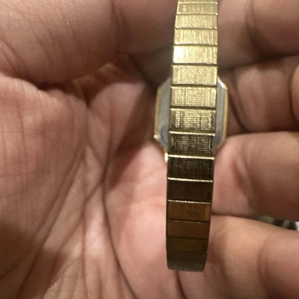 Working Vintage Q Timex Womens Watch Digital Gold Tone New Battery 19mm Fit 6.5